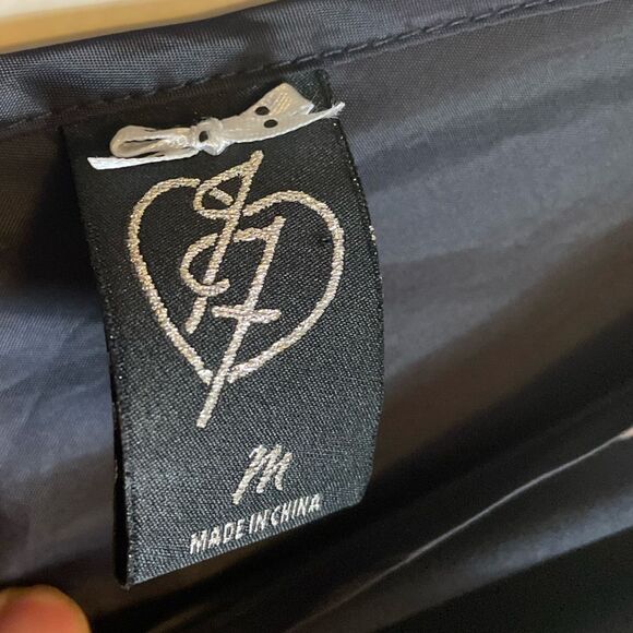 ROAMING HEARTS Goth DRESS BY IRON FIST W/ SKULL & FLOWER PRINT
WOMENS SIZE M - Picture 3 of 12